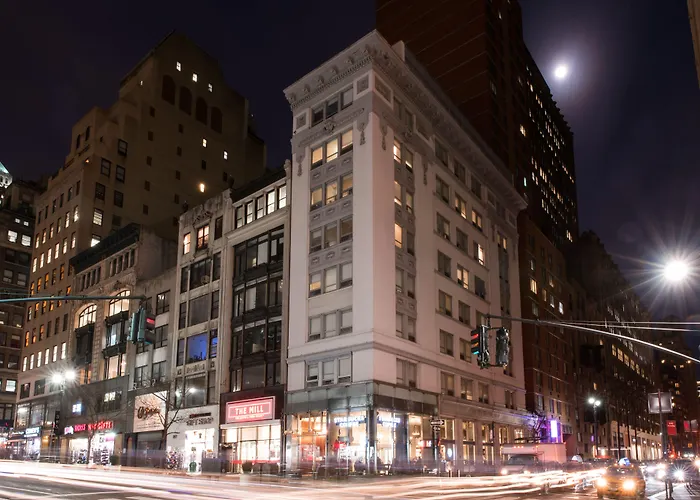 U Hotel Fifth Avenue, Empire State Building